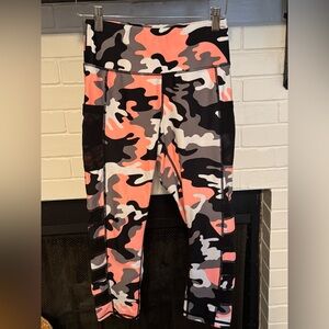 Camouflage Leggings in Pink and Black